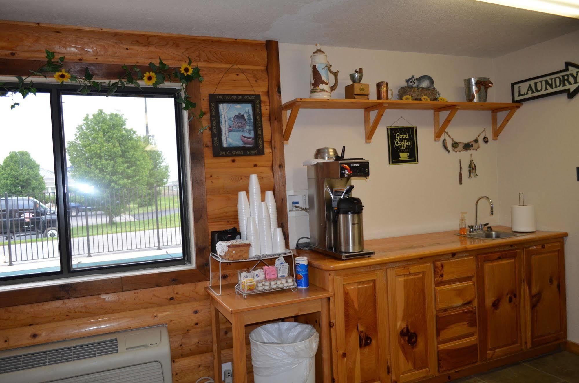 Booneslick Lodge - Neosho Exterior photo
