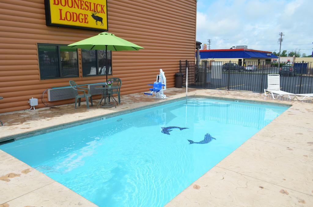 Booneslick Lodge - Neosho Exterior photo
