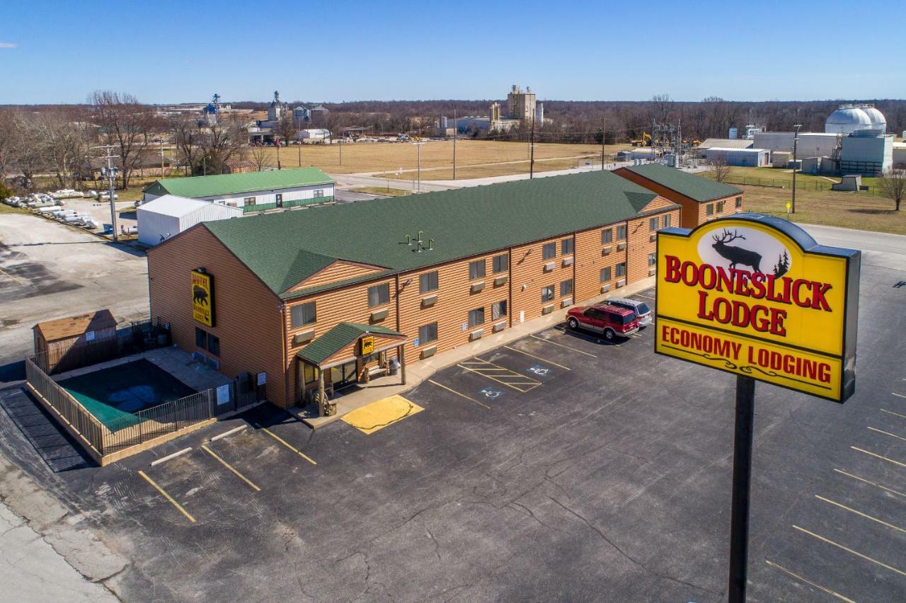 Booneslick Lodge - Neosho Exterior photo