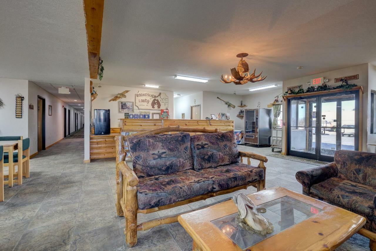 Booneslick Lodge - Neosho Exterior photo